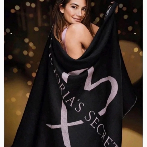 ❤ VICTORIA'S SECRET BLACK/PINK THROW - Picture 2 of 3